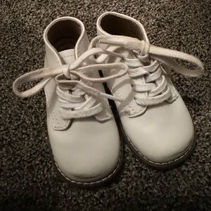 FootMates Classic White Lace-Up Kids Dress Shoes